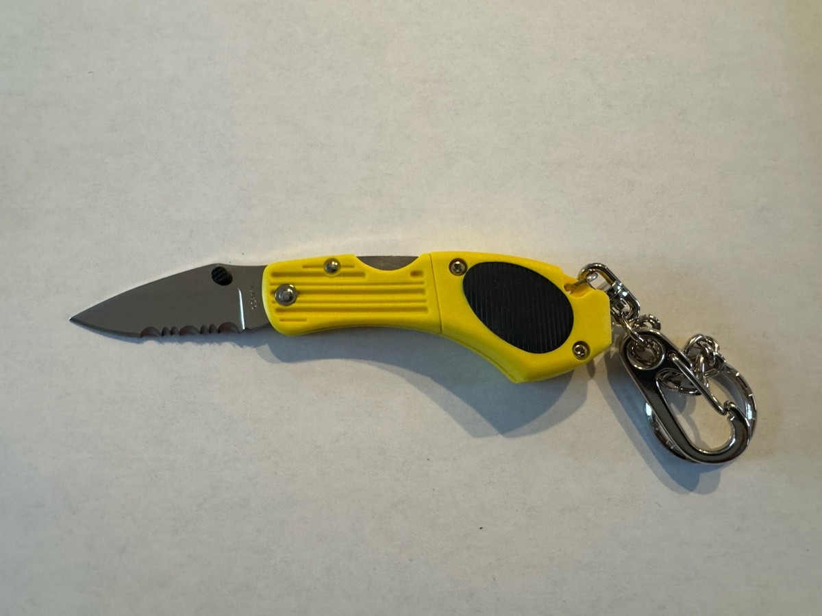 Spyderco G-SAKAI GS115YL Hotaru Keychain Knife W/light* NEW IN BOX