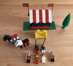 Lego vintage castle 383 Knight's Tournament complete with instructions