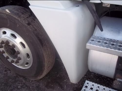Freightliner Century Columbia Right Fender Extension - Afbeelding 1 van 3