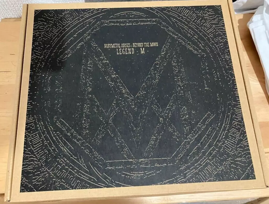 BABYMETAL ARISES BEYOND THE MOON LEGEND M Chronicle B-Type Blu-ray