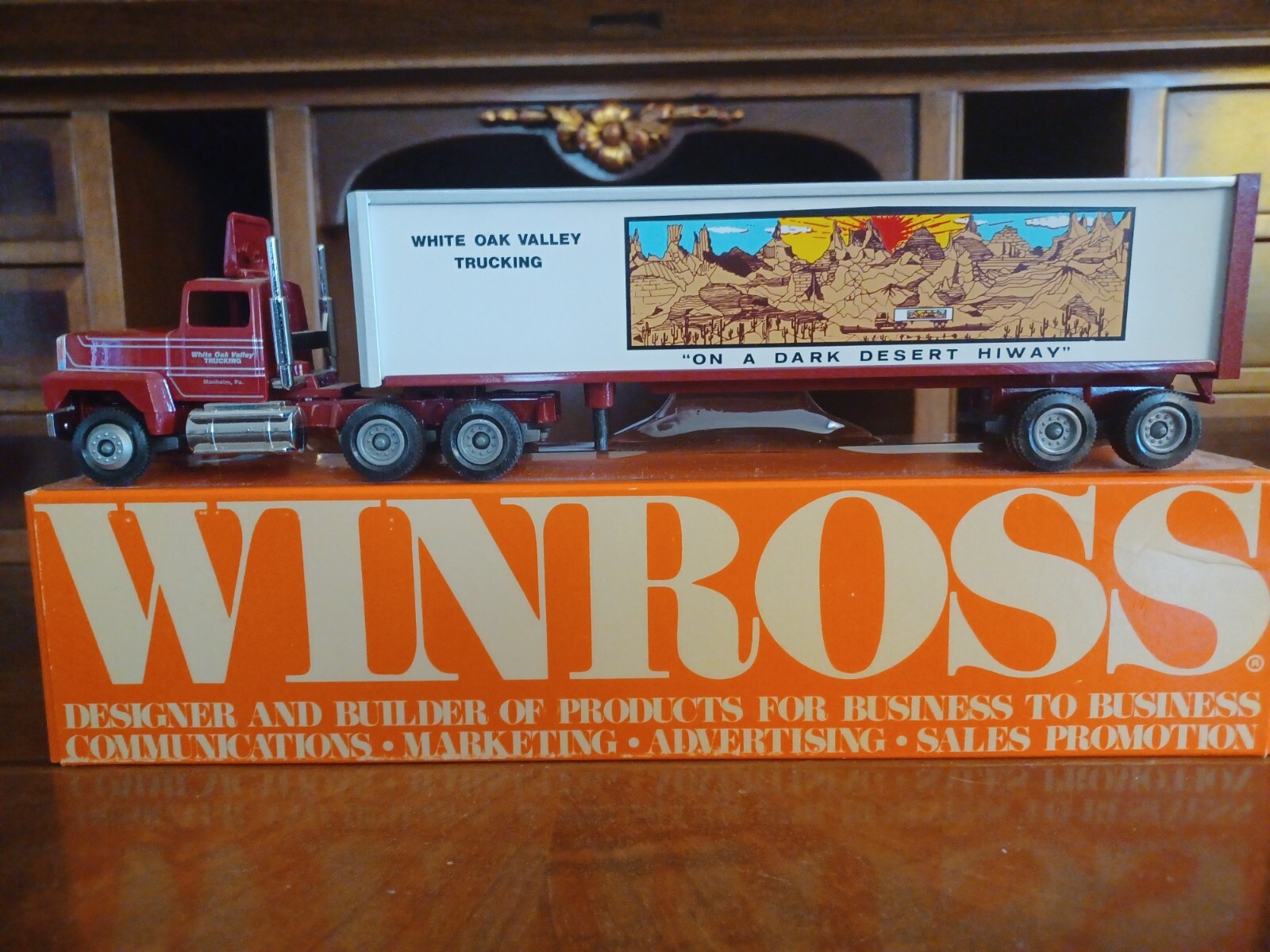 WINROSS 1:64 SCALE DIE CAST COLLECTIBLE TRUCK WHITE OAK VALLEY TRUCKING ...