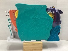 2008 Mattel Hot Wheels Cars Sharkbite Bay Fold & Go Play Set Shark 9x14" Toy