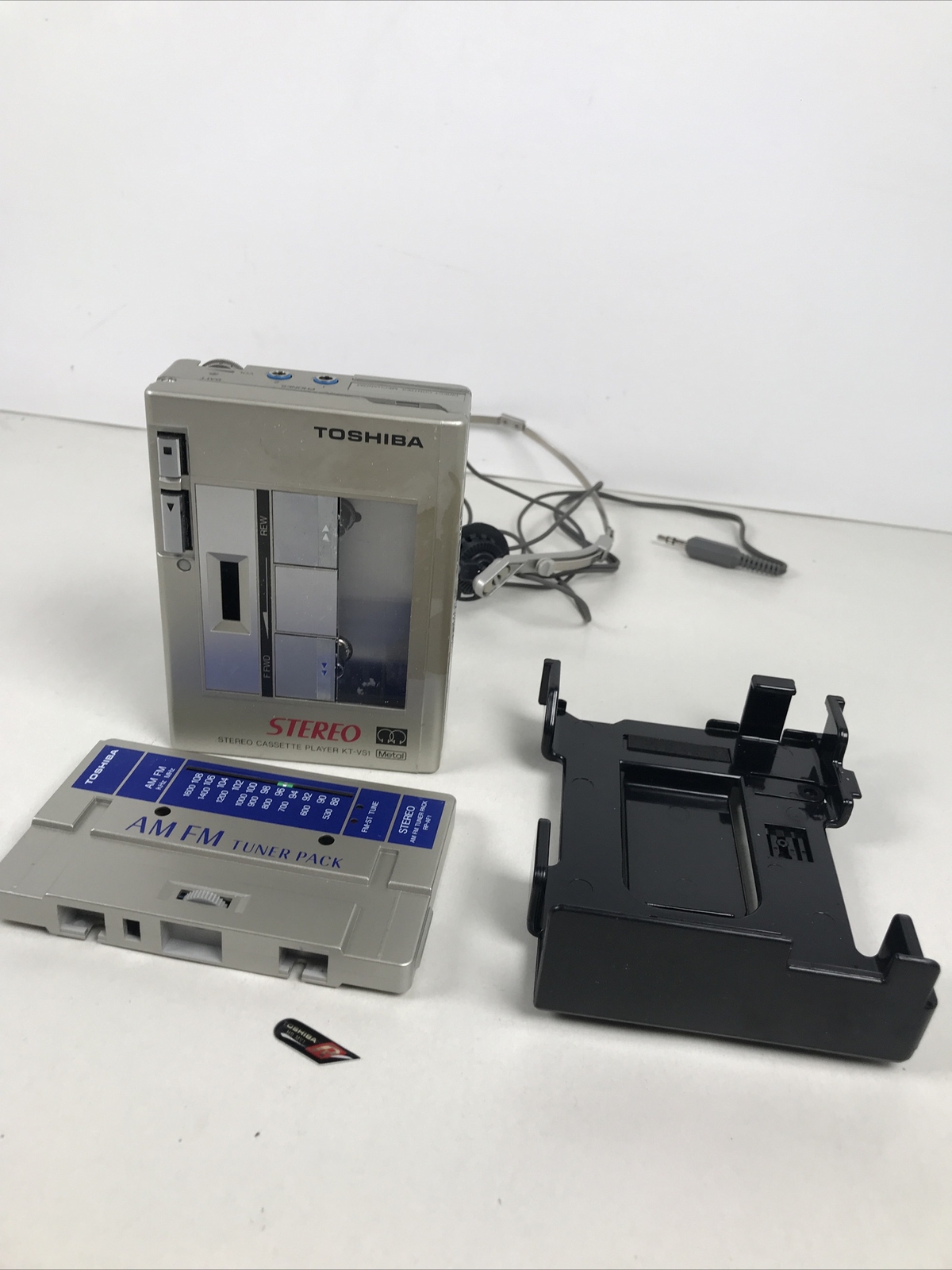 Toshiba KT-VS1 Cassette player with RP-AF1 AM/FM tuner insert Battery Corrosion