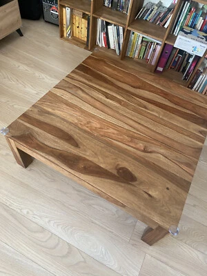 Table Basse en BOIS MASSIF - Photo 1/4
