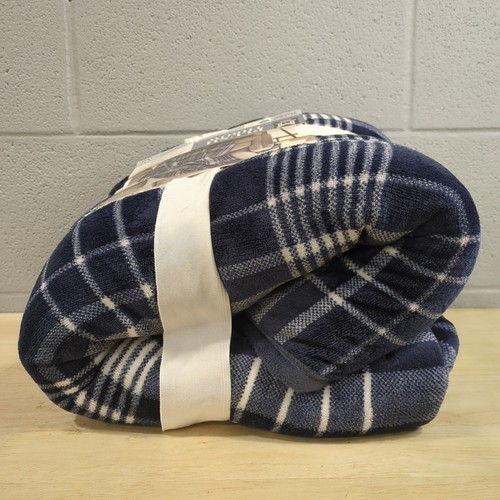 NEW Member's Mark Soft & Luxurious Generously Sized 60" x 70" Lounge Throw - Picture 3 of 8