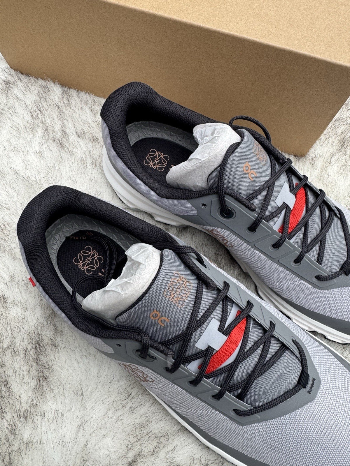 LOEWE x ON Running Cloudventure | Grey | Size UK9 US9.5 EU43 Cloud Venture image 4