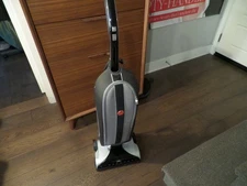 Hoover UH30010 Platinum WindTunnel Upright Vacuum Cleaner HEPA Bagged XLNT!