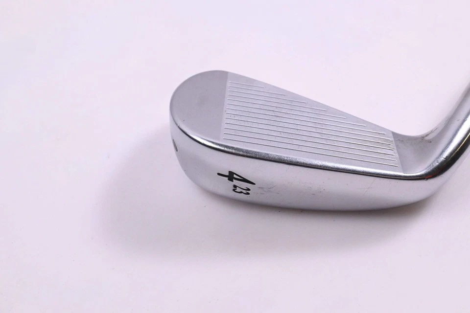 Srixon Z-U85 Utility #4 Iron / 23 Degree / Regular Flex UST Recoil 95 Shaft - Image 3 of 4