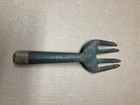 Vintage Green Metal Hand Cultivator Or Garden Hand Fork. 4 Tines, Wood Handle. — photo 4