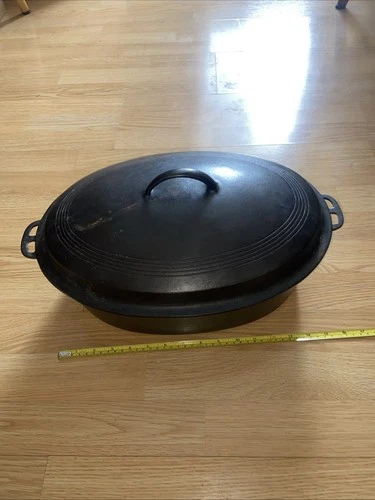 Wagner Sidney O #7  Oval Roaster 1287 With Matching Lid. No Warping Sits Flat