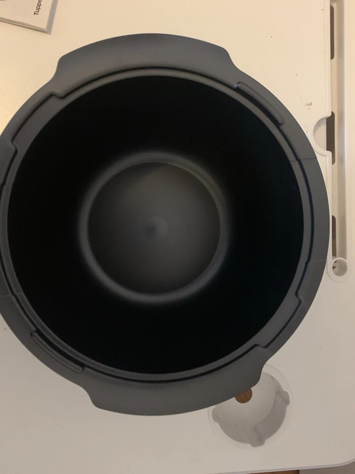 Set Ultra Pro rotondo Tupperware Ultra Pro 2,5L/650 ML - Immagine 2 di 4