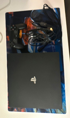 Sony PS4 Pro 1TB CUH-7215B Black Console Original Controller Tested