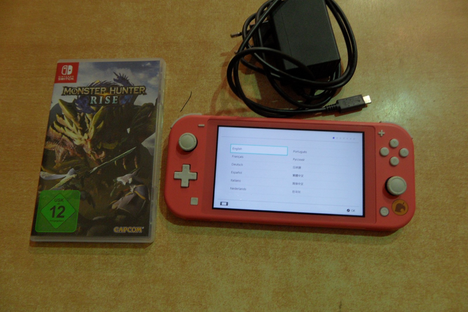 Consola de juegos Nintendo Switch Lite + Monster Hunter