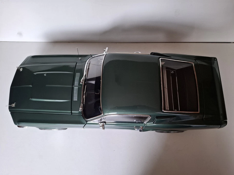 FORD MUSTANG 1/8 DEAGOSTINI - Image 2 of 4