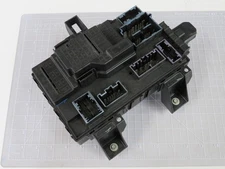 FOMOCO 9L3T 15604 EA 9130EPN0FB INTERIOR CABIN FUSEBOX W CONNECTOR DAMAGE T15961