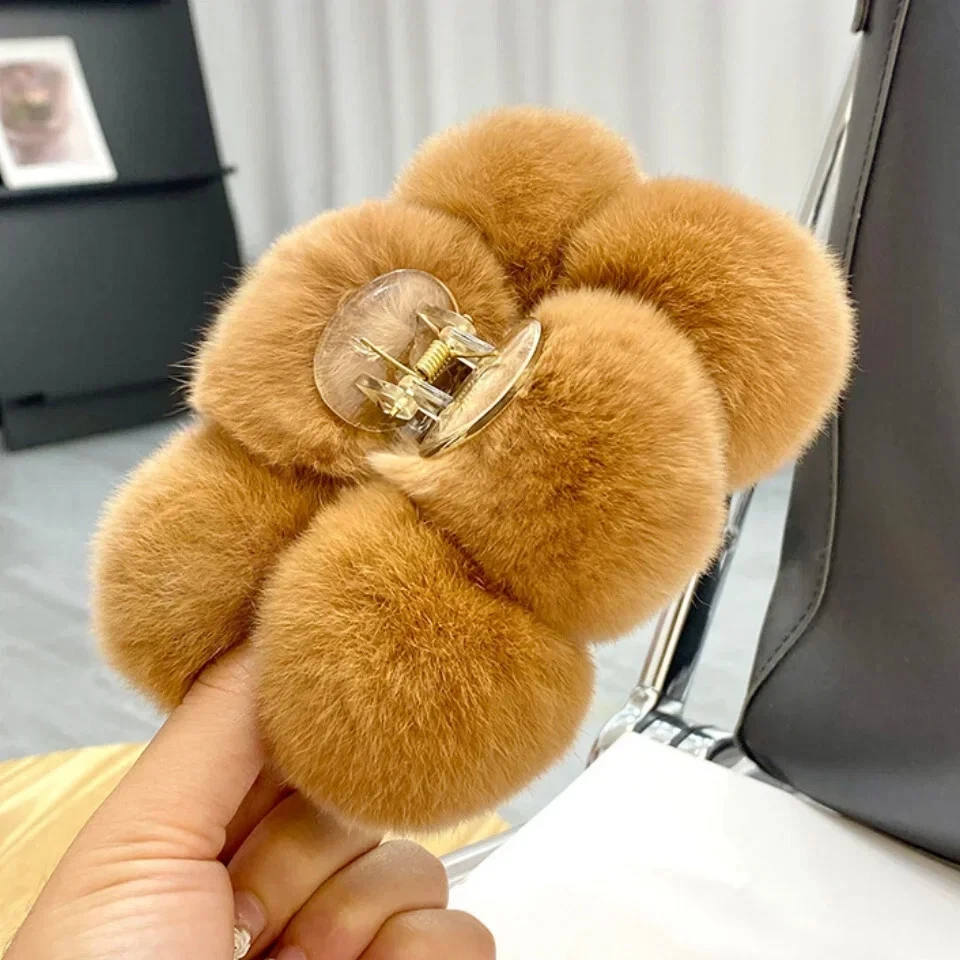 Hair Claw Women Fur Pin Clips Fashion Hair Clip Casual Winter Barrettes Headwear - Image 4 of 4