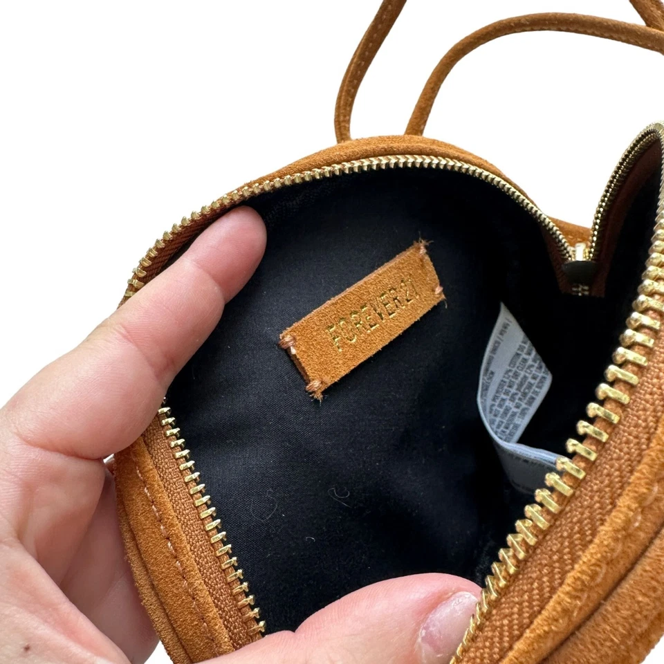 Bolso Bandolera Borla Nuevo Sin Etiquetas Forever 21 Pequeño Marrón Gamuza Redondo Círculo Cremallera Foto 4 de 4