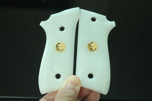 AGARRES DE RESINA PERLA PARA TAURUS PT 92 99 SIN DECOCKER CABEZA DE TORO MODELO ANTIGUO # DORADO - Imagen 20 de 23