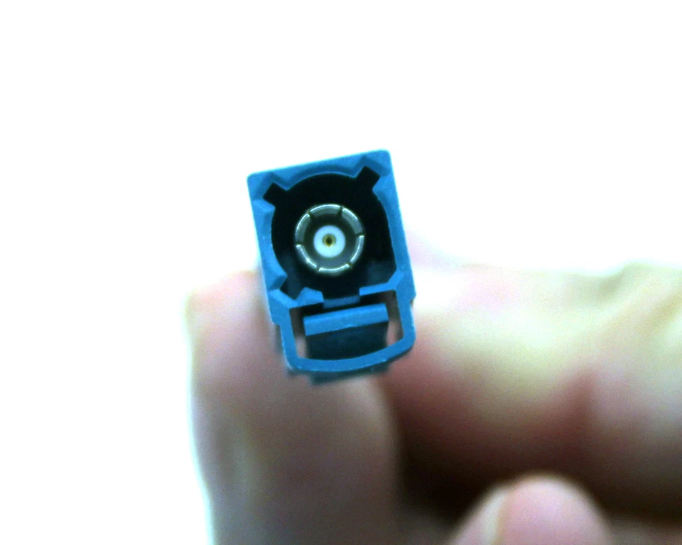 Adaptador de cabo de vídeo RCA câmera de visão traseira reversa Fakra para Mercedes-Benz original - Imagem 3 de 4