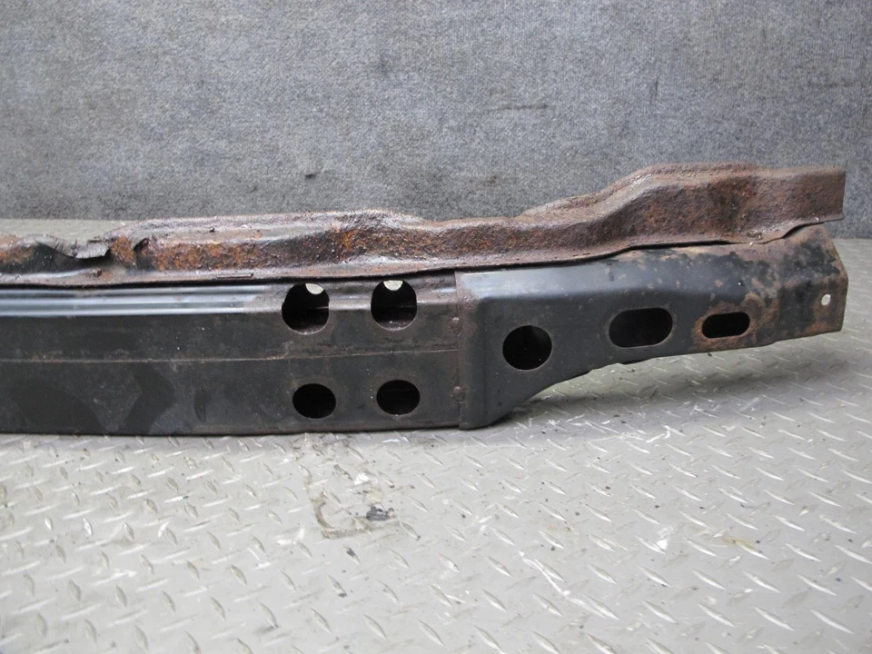 Barra de choque impacto refuerzo parachoques delantero Lexus J100 LX470 1998-2002 Foto 3 de 4