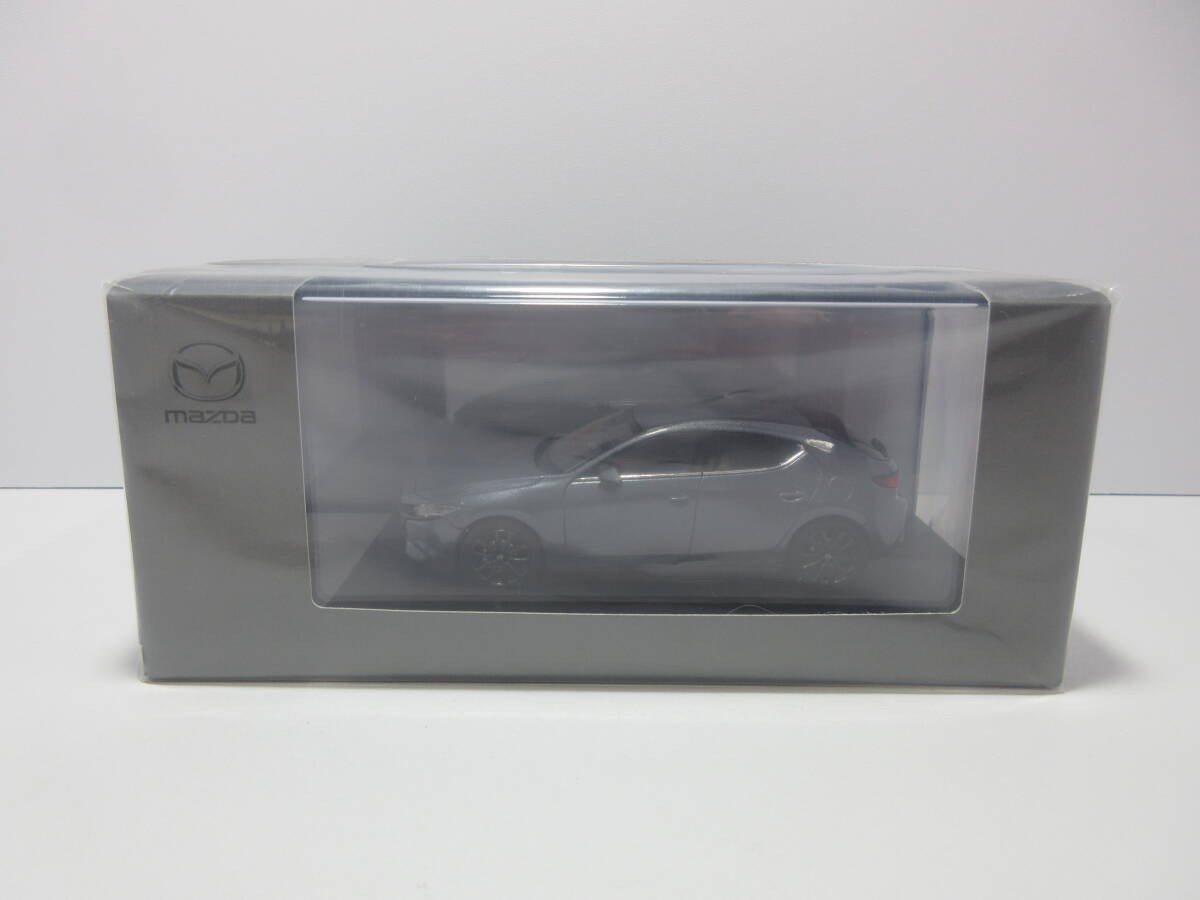 Mazda3 マシングレー　１/43 1/43 Mazda Mazda3 5Hb Fastback Machine Gray Premium Metallic
