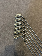Titleist 735.CM Forged Irons 4-PW DG S300 (Stiff Flex) + Extra PW Head