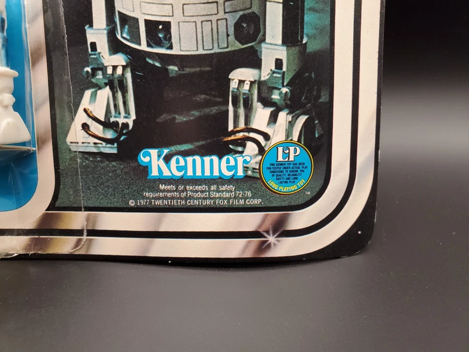 VINTAGE STAR WARS R2-D2 MOC ACTION FIGURE 12-BACK (C) from KENNER (unpunched) - Image 3 of 4
