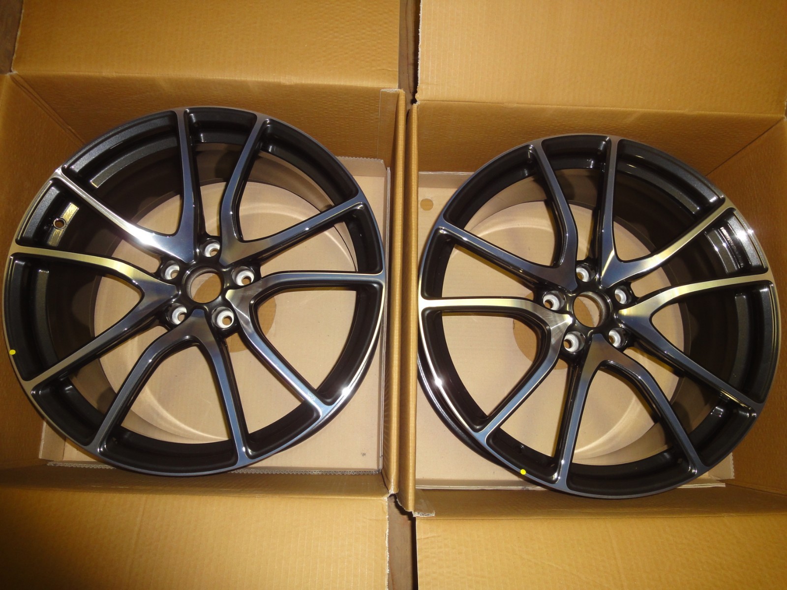 NEW McLaren 570S Premium Diamond Cut Front Wheels set of 2 NIB MINT FIT 2014 -19