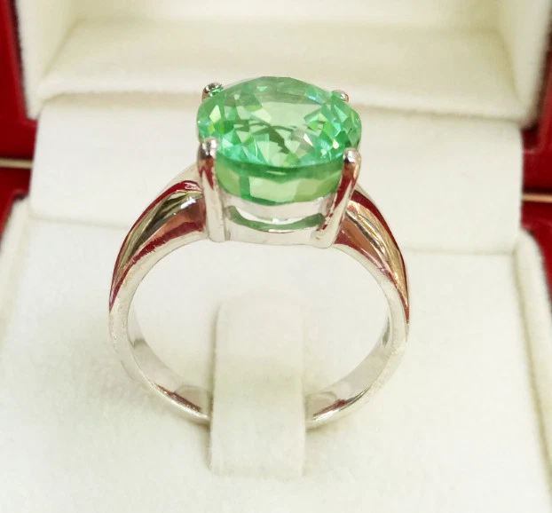 Anillo de boda Paraiba verde creado en laboratorio talla #7.5_925 plateado y con enchapado en G Foto 3 de 4