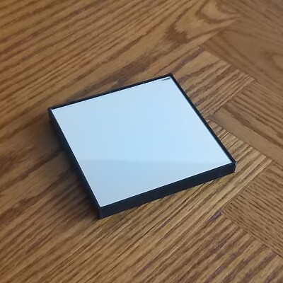 Quadratischer Vitrinensockel, Kunststoffspiegel 80mmX80mm, für Modellvitrine