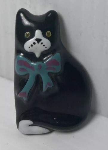 Vintage 4.8cm Ceramic Black Cat Bow Tie Brooch Collectable