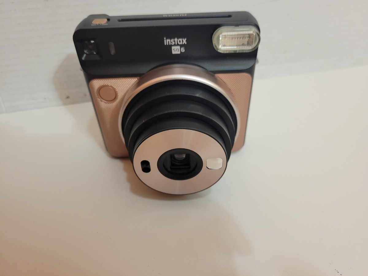 FUJI FILM INSTAX SQUARE SQ 6 ブラッシュゴールド オン