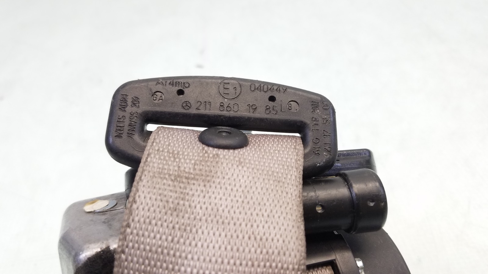 W211 MERCEDES 03-06 E Class Rear Left Driver Side Seat Belt 
