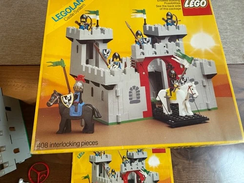 Vintage LEGO Set 6073 Knight's Castle 99.9% Complete w/ Box & Instructions