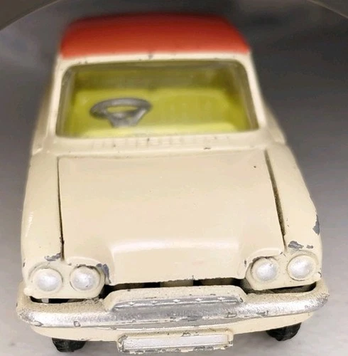VINTAGE CORGI TOYS #234 FORD CONSUL CLASSIC 315 DIECAST MODEL GT. BRITAIN