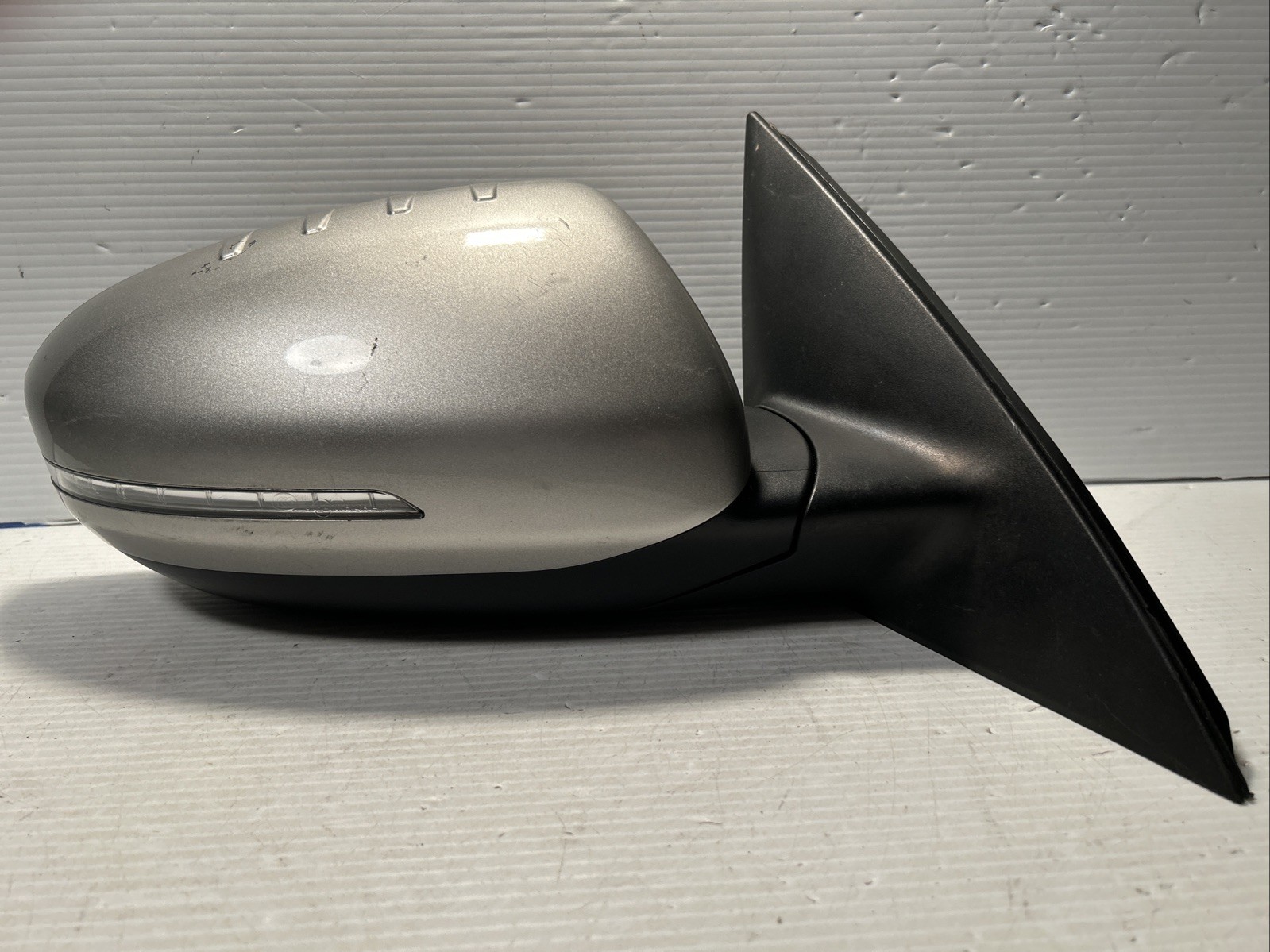 2014 2015 Kia Optima Door Mirror 8 Pin Signal Silver Passenger Right RH OEM 0886
