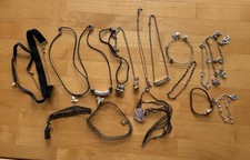 Lot of 17 pieces of Tweens/Girls jewelry Assorted Necklaces and Bracelets