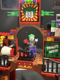 LEGO 6857 The Dynamic Duo Funhouse Escape DC UNIVERSE SUPER HEROES
