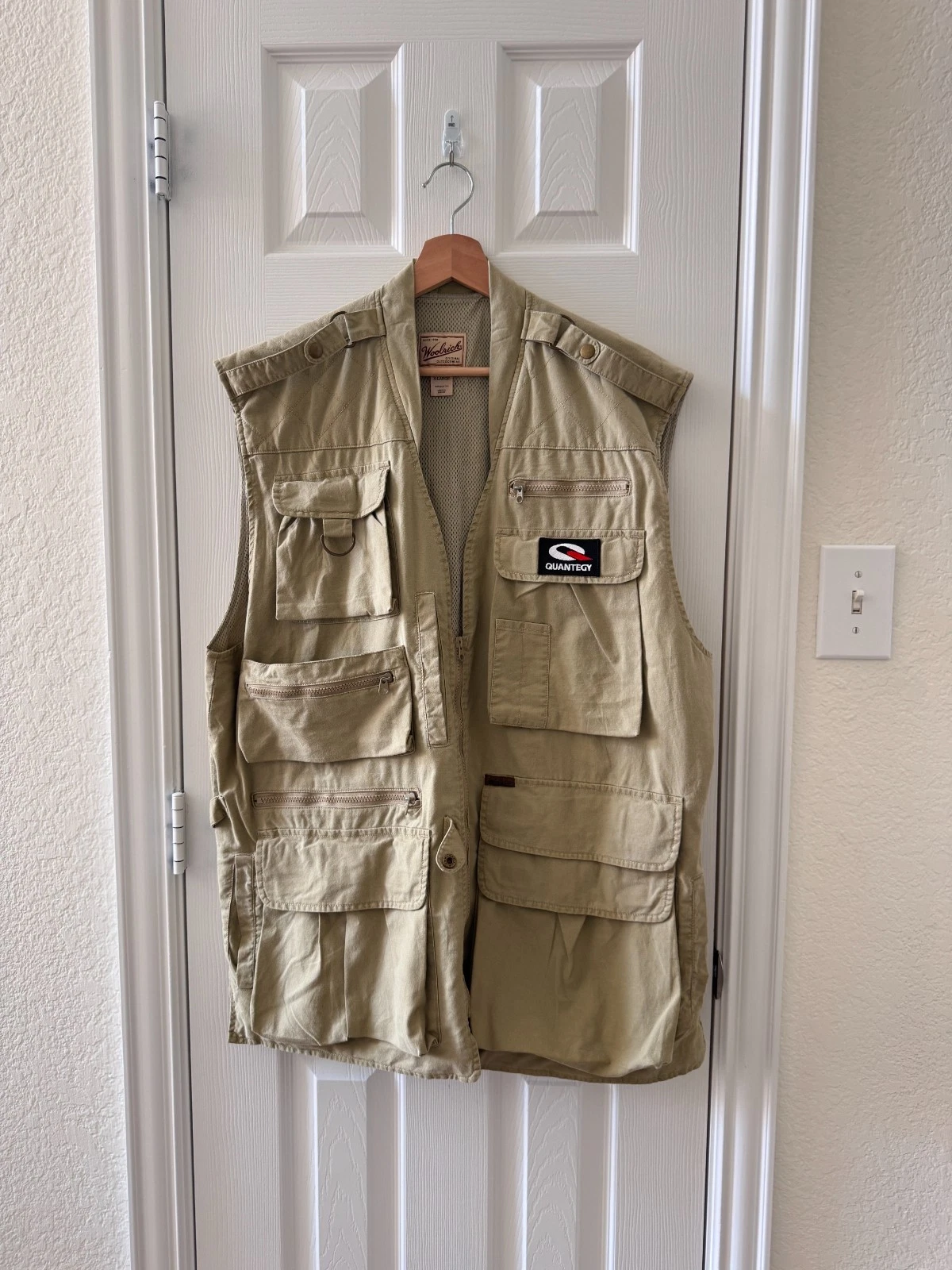 Vtg Woolrich Khaki Utility Fishing Vest Mens XL Multi Pocket Mesh Lined Quantegy
