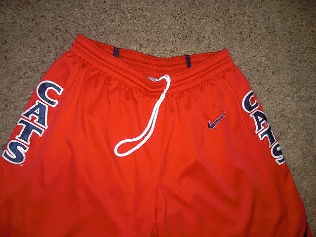 Vintage ARIZONA WILDCATS Nike sewn Authentic red Basketball SHORTS men's Medium - Image 2 of 4