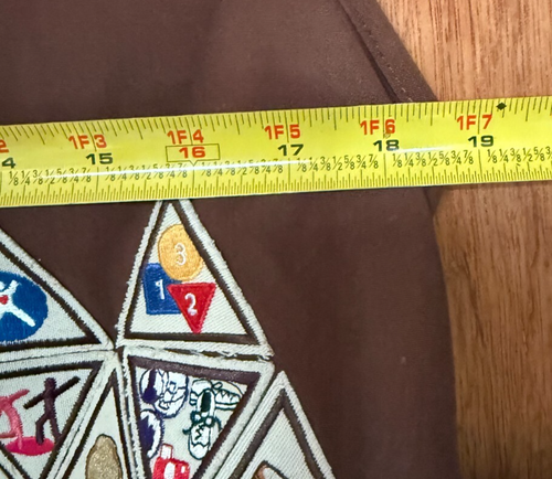 Vtg. Girl Scouts of America Brownie Vest With Patches smock Brown size large - Picture 10 of 11