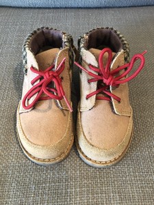 boy uggs size 7