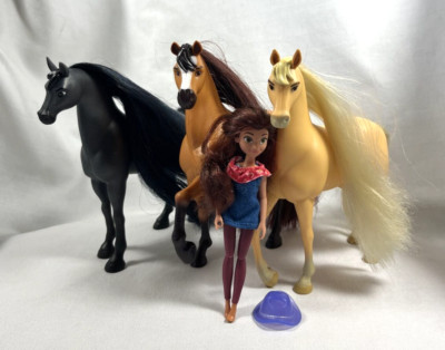 2017 DREAMWORKS SPIRIT RIDING FREE, CHICA LINDA, XERXES HORSE AND LUCKY