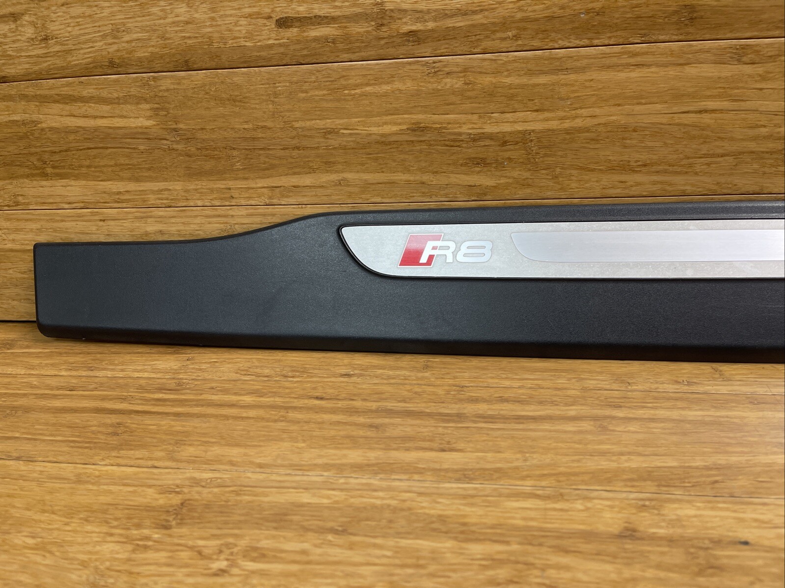 2014-2015 Audi R8 42 Right Side Door Sill Scuff Plate Cover Trim Panel OEM