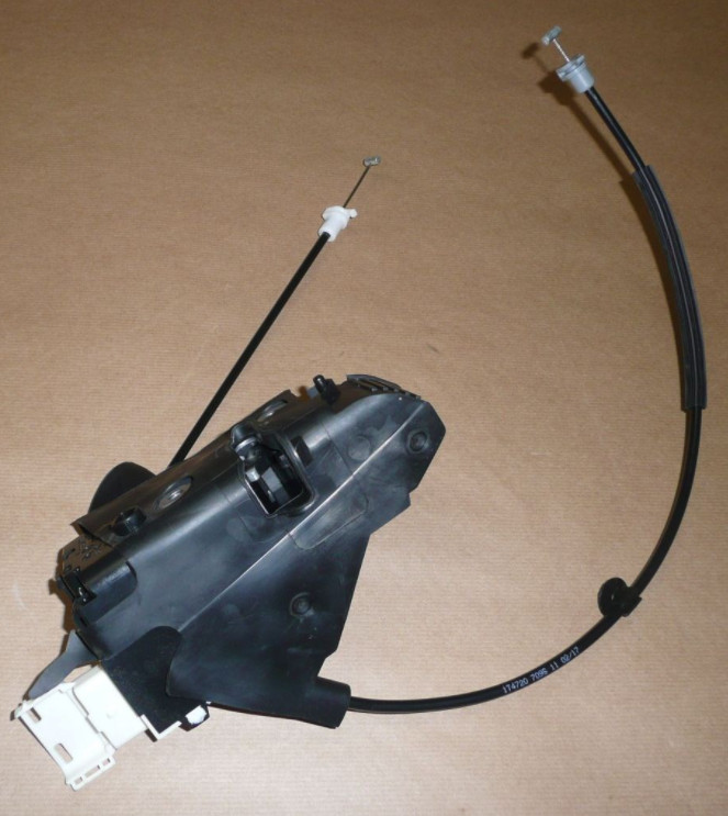 Serrure bloquée sur Peugeot 407 ? Solution avec la pièce PSA 9135.FN