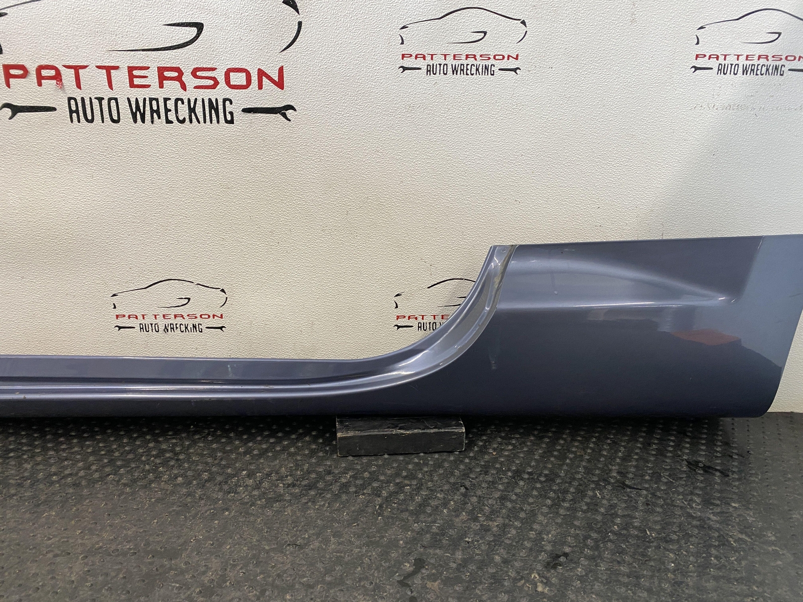 14-21 MASERATI GHIBLI ROCKER PANEL PASSENGER SIDE TRIM MOULDING BORDEAUX 120b