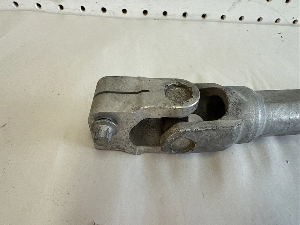 BMW E46 M3 2001-2003 junta de columna de dirección inferior con acoplamiento OEM Foto 2 de 4