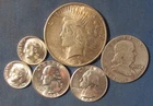 LOT 6 US SILVER COINS 1922 PEACE SILVER DOLLAR 1957 FRANKLIN HALF $ 2 QUARTERS