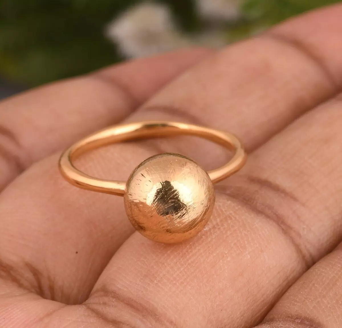 gold Color V Shape Design Simple Jewelry Ring for Trendy Women with Po