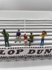 F1103 Greenhills Diecast Metal Painted Spectators x 5 for Scalextric Carrera etc